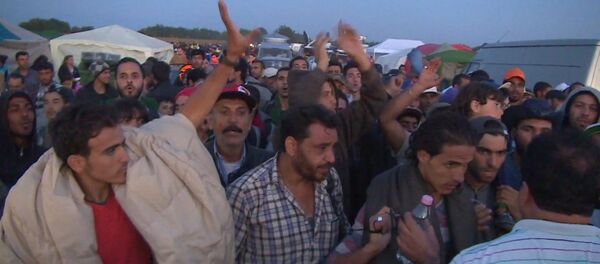 СПУТНИК_Беженцы в ЕС: толпы на дорогах, палаточные лагеря и акции протеста СПУТНИК_Беженцы в ЕС: толпы на дорогах, палаточные лагеря и акции протеста - Sputnik Армения