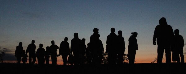 Беженцы на сербско-венгерской границе Беженцы на сербско-венгерской границе - Sputnik Արմենիա