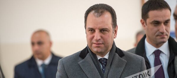 Виген Саргсян в сборном пункте - Sputnik Արմենիա