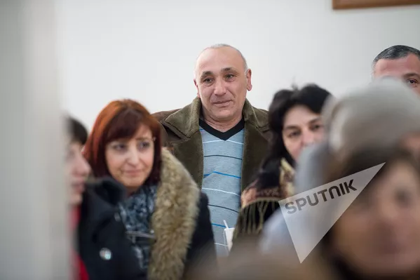 Родители новоиспеченных солдат, 2017, Ереван Родители новоиспеченных солдат, 2017, Ереван - Sputnik Армения