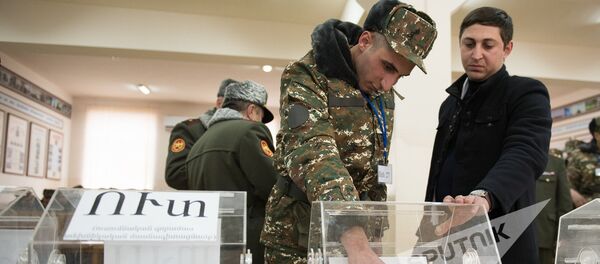 Зимний призыв в армию 2017, Ереван. Жеребьевка Зимний призыв в армию 2017, Ереван. Жеребьевка - Sputnik Արմենիա