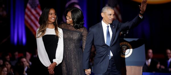 Барак Обама с женой Мишель и дочерью Малией Барак Обама с женой Мишель и дочерью Малией - Sputnik Արմենիա