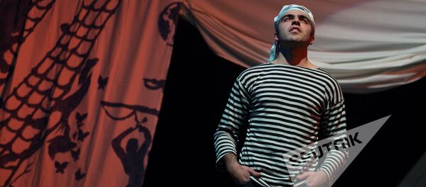 “Новогодняя комедия в стихах” в исполнении любительского театра из Степанакерта в театре им. Станиславского - Sputnik Արմենիա