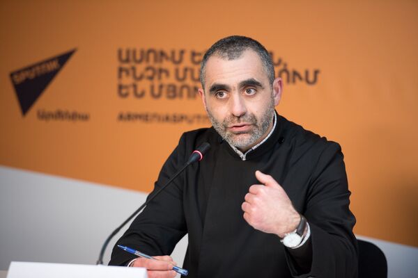 Иерей Есаи Артенян - Sputnik Армения