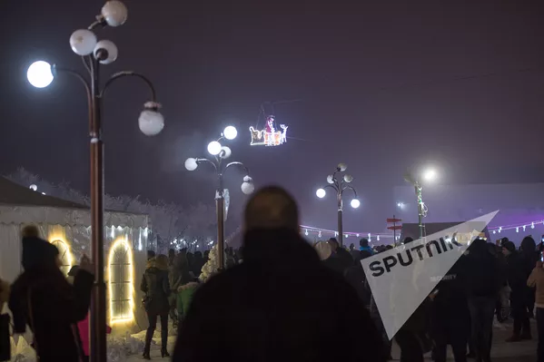 Народ все прибывает... Народ все прибывает... - Sputnik Армения