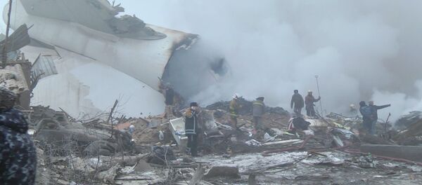 Первые кадры с места крушения грузового самолета под Бишкеком Первые кадры с места крушения грузового самолета под Бишкеком - Sputnik Армения