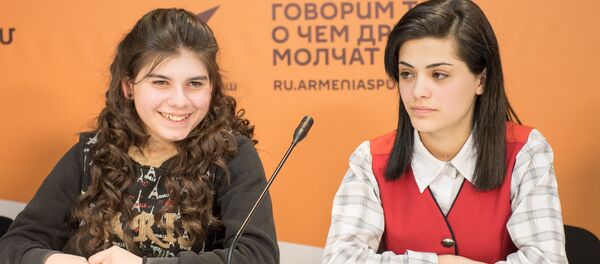 П/к армянских участников шоу талантов Ты – супер!. Сабина и Ангелина - Sputnik Армения