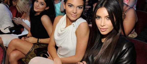 Звезда реалити-шоу Ким Кардашьян и ее сестра модель Кендалл Дженнер - Sputnik Армения