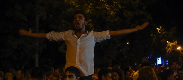 Участники акции Нет грабежу на улице Баграмяна Участники акции Нет грабежу на улице Баграмяна - Sputnik Армения