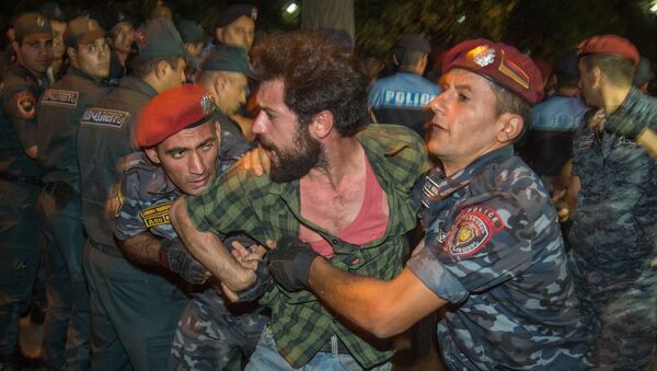 Разгон демонстрантов в Ереване - Sputnik Армения