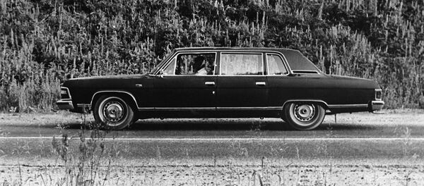 Автомобиль ГАЗ-14 Чайка Автомобиль ГАЗ-14 Чайка - Sputnik Արմենիա