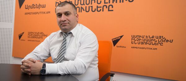 Мнацакан Бичахчян в гостях у радио Sputnik Армения - Sputnik Արմենիա