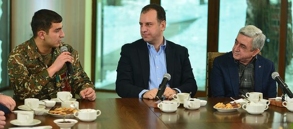 Президент Армении встретился с демобилизованными военнослужащими Президент Армении встретился с демобилизованными военнослужащими - Sputnik Արմենիա