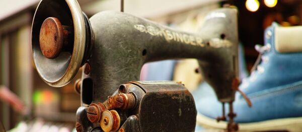 Старая швейная машинка Zinger Старая швейная машинка Zinger - Sputnik Արմենիա