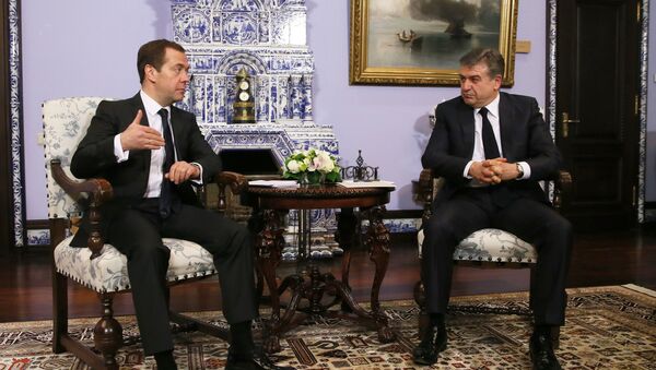 Премьер-министр РФ Д. Медведев встретился с премьер-министром РФ Армении К. Карапетяном - Sputnik Արմենիա