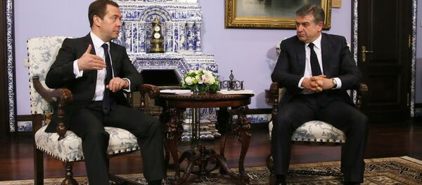 Премьер-министр РФ Д. Медведев встретился с премьер-министром РФ Армении К. Карапетяном Премьер-министр РФ Д. Медведев встретился с премьер-министром РФ Армении К. Карапетяном - Sputnik Արմենիա