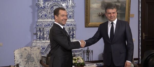 ՄԵԴՎԵԴԵՎԸ ԵՎ ԿԱՐԱՊԵՏՅԱՆԸ ԿԱՐԵՎՈՐԵԼ ԵՆ ԵՐԿՈՒ ԵՐԿՐՆԵՐԻ ՄԻՋԵՎ ԱՌԵՎՏՐԱՇՐՋԱՆԱՌՈՒԹՅԱՆ ԶԱՐԳԱՑՈՒՄԸ ՄԵԴՎԵԴԵՎԸ ԵՎ ԿԱՐԱՊԵՏՅԱՆԸ ԿԱՐԵՎՈՐԵԼ ԵՆ ԵՐԿՈՒ ԵՐԿՐՆԵՐԻ ՄԻՋԵՎ ԱՌԵՎՏՐԱՇՐՋԱՆԱՌՈՒԹՅԱՆ ԶԱՐԳԱՑՈՒՄԸ - Sputnik Արմենիա