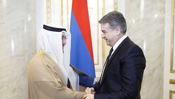 Премьер-министр Карен Карапетян принял новоназначенного Чрезвычайного и полномочного посла Кувейта в Армении Науафа Аль Энези - Sputnik Արմենիա