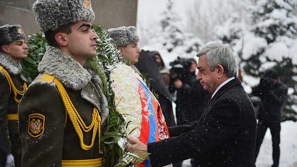 Президент Серж Саргсян посетил пантеон Ераблур - Sputnik Արմենիա