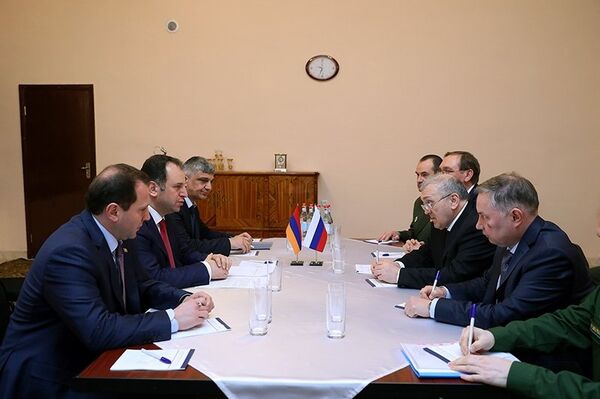 Встреча Виген Саркисяна и Руслана Цаликова Встреча Виген Саркисяна и Руслана Цаликова - Sputnik Արմենիա