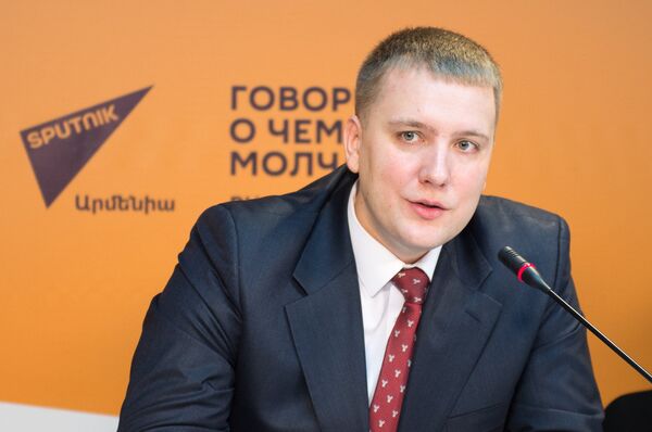 Марк Калинин. П/к, приуроченная к старту приема заявок на обучение в российских вузах за счет средств федерального бюджета в 2017-2018 учебном году - Sputnik Армения