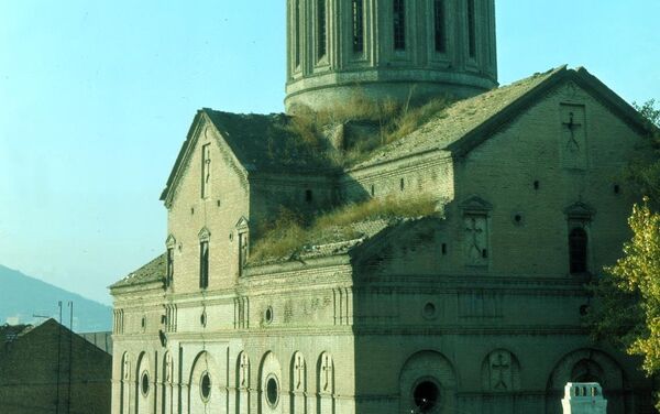 Армянская церковь Шамхорецоц Сурб Аствацацин Кармир Аветаран в Тбилиси - Sputnik Армения