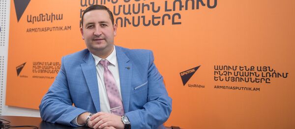 Владимир Геворгян в гостях у радио Sputnik Армения Владимир Геворгян в гостях у радио Sputnik Армения - Sputnik Արմենիա