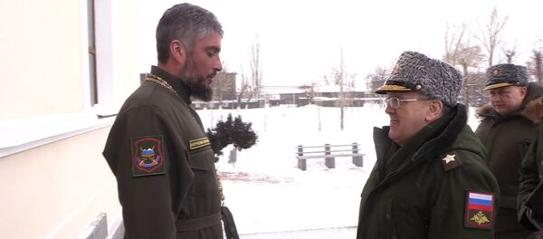 Первый замминистра обороны РФ Руслан Цаликов посетил гарнизонный храм 102-й российской военной базы в Гюмри - Sputnik Армения