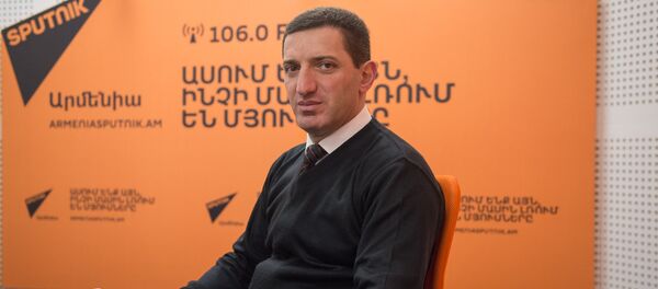 Геворг Петросян в гостях у радио Sputnik Армения Геворг Петросян в гостях у радио Sputnik Армения - Sputnik Արմենիա