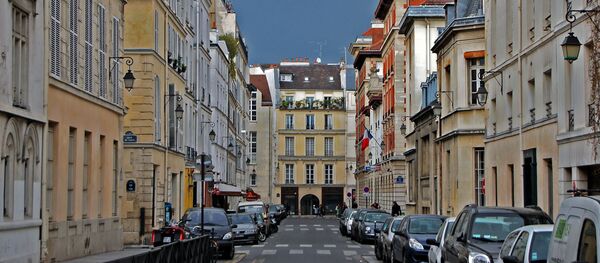 Паркинг на одной из улиц в Париже - Sputnik Армения