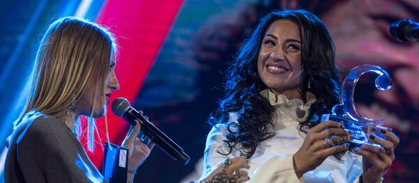 Телеведущая Ксения Собчак и спортсменка сборной России по фехтованию Яна Егорян Телеведущая Ксения Собчак и спортсменка сборной России по фехтованию Яна Егорян - Sputnik Армения