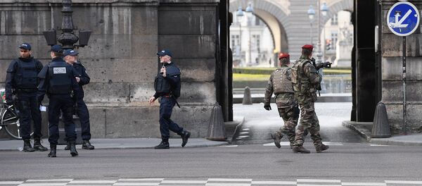 Стрельба в Лувре, Париж 2017г. - Sputnik Армения