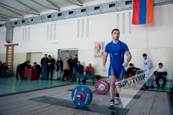 Первенство Армении по тяжелой атлетике. Ншан Антонян - Sputnik Армения