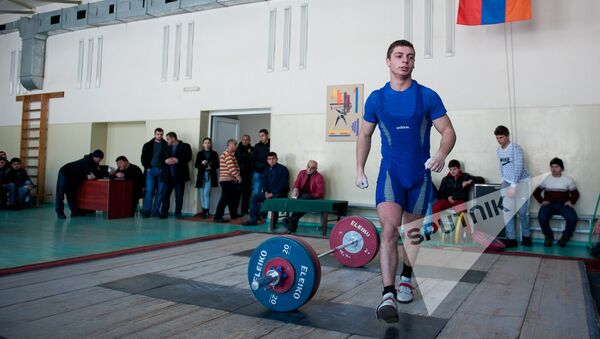 Первенство Армении по тяжелой атлетике. Ншан Антонян - Sputnik Армения
