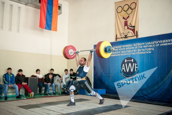 Первенство Армении по тяжелой атлетике. Ваник Аветисян - Sputnik Армения