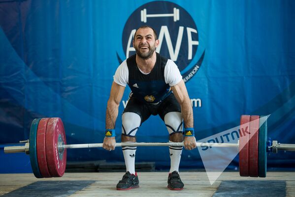 Первенство Армении по тяжелой атлетике. Ваник Аветисян - Sputnik Армения