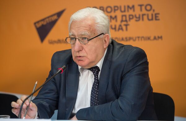 Прогулка по кладбищу в Норатусе: какие секреты хранят армянские надгробия разных эпох - Sputnik Армения