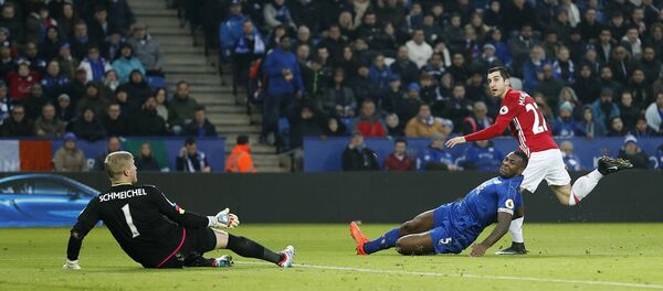 Генрих Мхитарян забивает гол. Матч Манчестер Юнайтед - Лестер Сити - Sputnik Армения