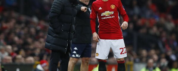 Генрих Мхитарян и Жозе Моуринью - Sputnik Армения