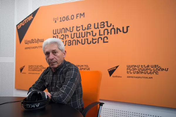 Сейран Никогосян в гостях у радио Sputnik Армения Сейран Никогосян в гостях у радио Sputnik Армения - Sputnik Армения