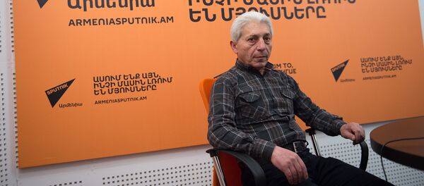Сейран Никогосян в гостях у радио Sputnik Армения Сейран Никогосян в гостях у радио Sputnik Армения - Sputnik Արմենիա