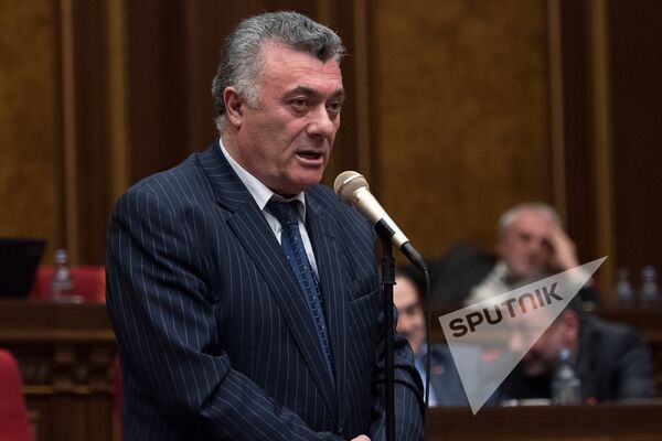 Премьера убили, нужно срочно дать новость: журналисты вспоминают теракт в парламенте Премьера убили, нужно срочно дать новость: журналисты вспоминают теракт в парламенте - Sputnik Армения