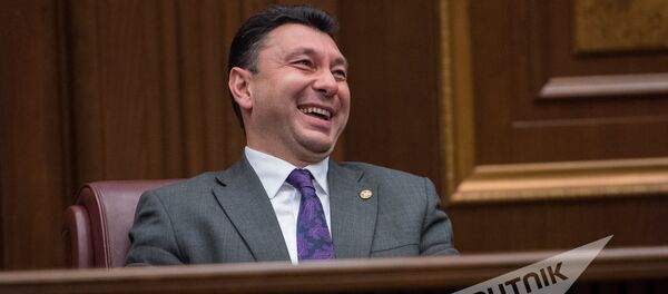 Эдуард Шармазанов. Заседание Национального собрания РА, 08.02.2017 Эдуард Шармазанов. Заседание Национального собрания РА, 08.02.2017 - Sputnik Армения