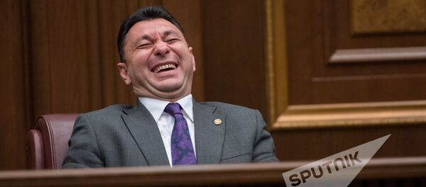Эдуард Шармазанов. Заседание Национального собрания РА, 08.02.2017 Эдуард Шармазанов. Заседание Национального собрания РА, 08.02.2017 - Sputnik Армения