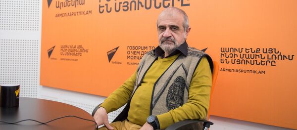 Рубен Бабаян в гостях у радио Sputnik Армения Рубен Бабаян в гостях у радио Sputnik Армения - Sputnik Армения