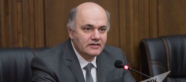 Мгер Шахгелдян Мгер Шахгелдян - Sputnik Армения