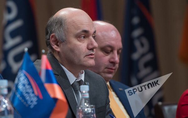Второй съезд партии Возрождение. Мгер Шахгелдян - Sputnik Армения