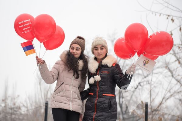 Երևանում նշել են Սուրբ Սարգիսի՝ երիտասարդների և սիրահարների օրհնության տոնը - Sputnik Արմենիա