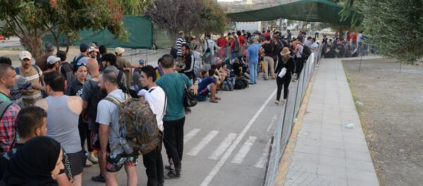 Беженцы на острове Лесбос в Греции - Sputnik Армения