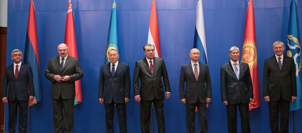 Рабочий визит президента РФ В.Путина в Таджикистан для участия в саммите ОДКБ Рабочий визит президента РФ В.Путина в Таджикистан для участия в саммите ОДКБ - Sputnik Армения